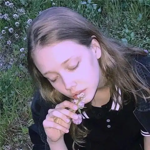 2020女生头像360x360快手专用霸气欧美 等够成熟再去触碰爱情