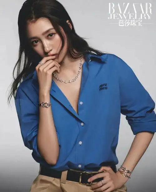 关晓彤佩戴fred斐登拍摄杂志封面