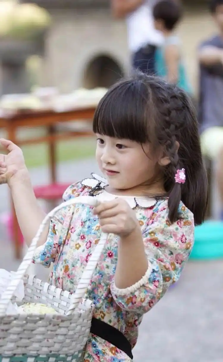 田亮女儿森碟,小时候长得跟爸爸一模一样!