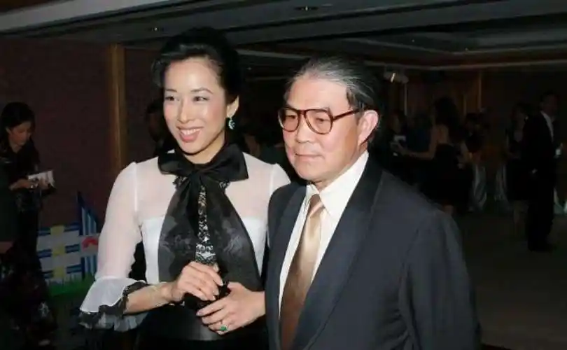 朱玲玲天生富贵两度嫁入豪门为霍家生三子63岁活得潇洒恣意