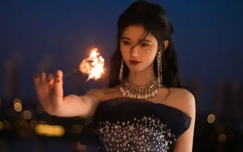 鞠婧祎抹胸纱裙甜美高清桌面壁纸_大陆明星_壁纸下载_美桌网