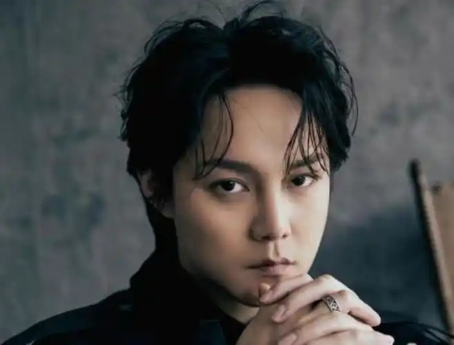 尹正发文承认自己丑,求网友放过自己,明星颜值有多重要_腾讯新闻