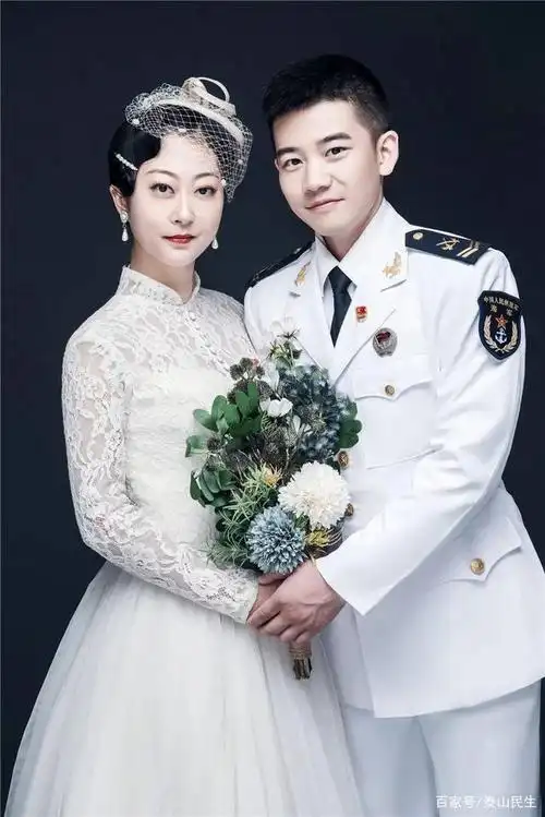 刘恒和刘芸结婚照