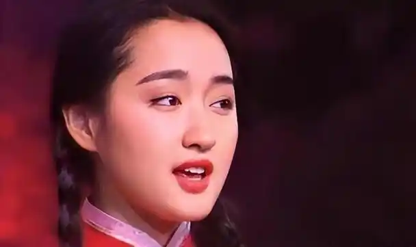 杨钰莹央视美貌迷倒首次上镜摄制组感叹