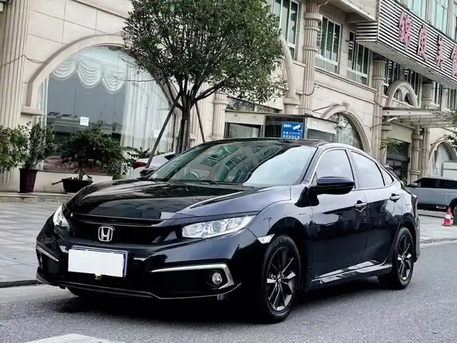 年轻人首选性能小跑车本田思域