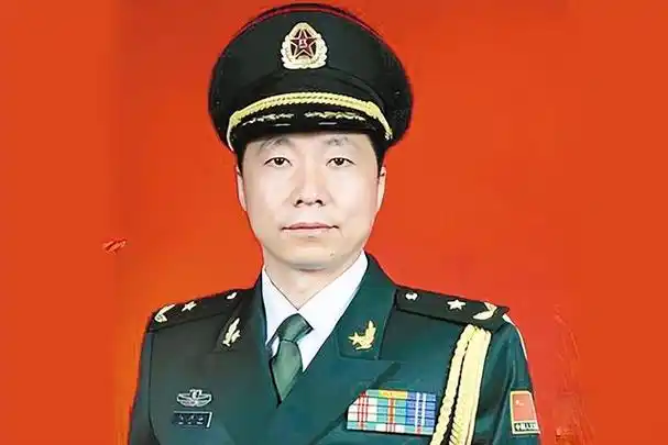 副团长是什么军衔(营长副团长是什么军衔)