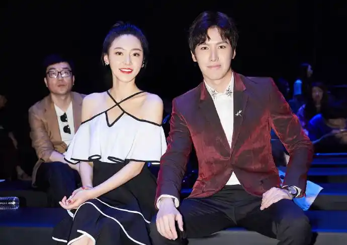 黄梦莹拼色长裙性感写真图片34