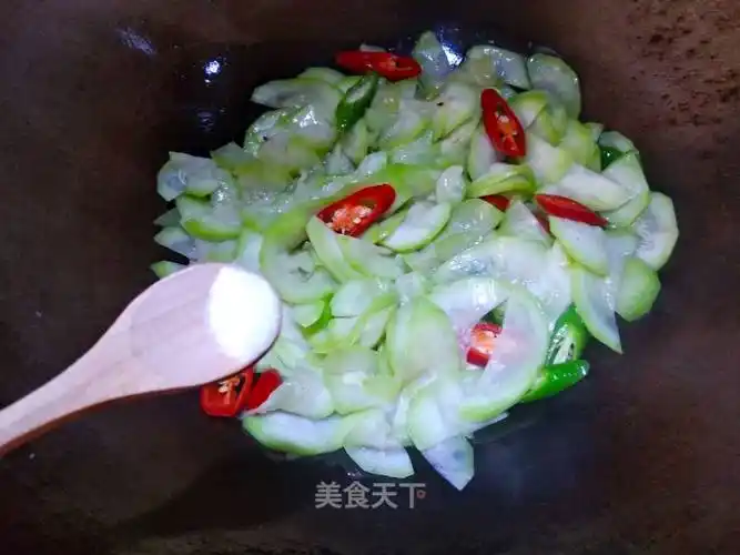辣炒瓠瓜的做法_辣炒瓠瓜怎么做_木木夕酉星的菜谱_美食天下