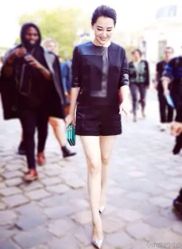 将近50岁,脸蛋身材却都似少女,终于知道许晴为何是男人的梦中情人了