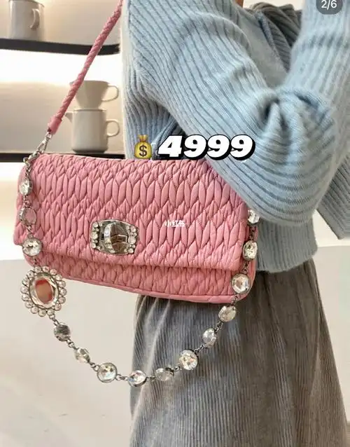 miumiu缪缪宝石链条包粉色  超新