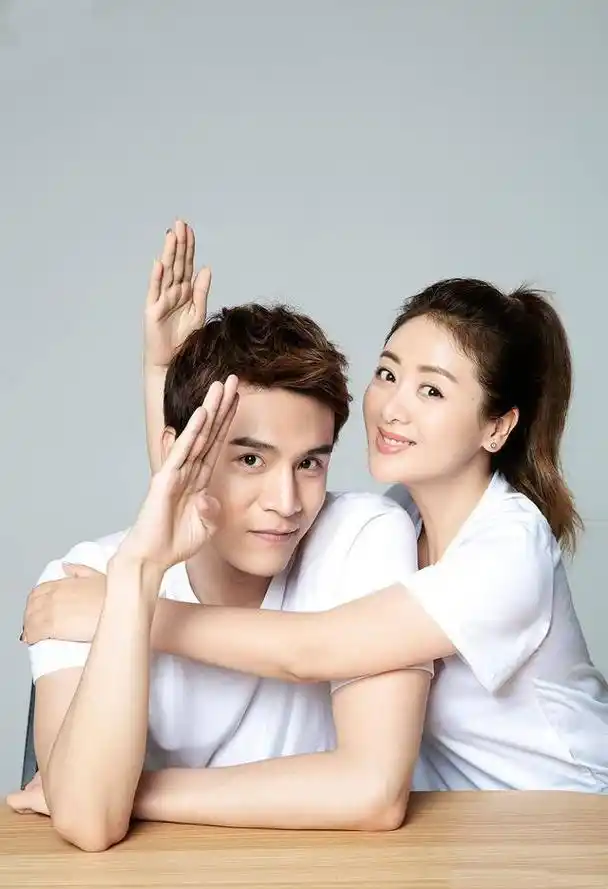 小李琳和老公拍写真,经超分享如何经营爱情和家庭,让人感动!