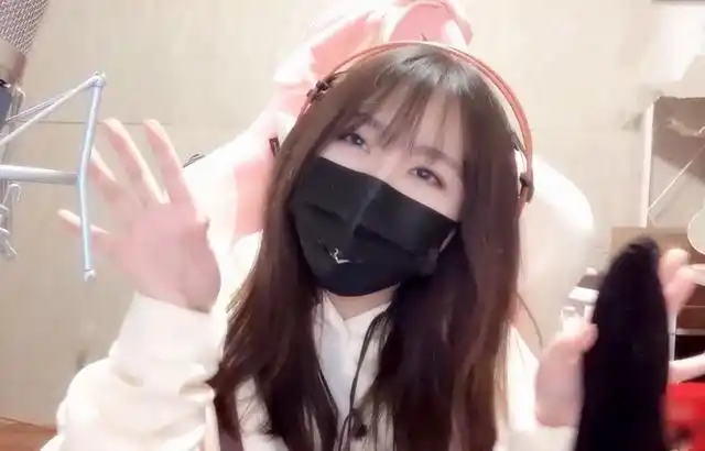 说起一条小团团这位主播,如今已经算是名副其实的"吃鸡一姐"了.