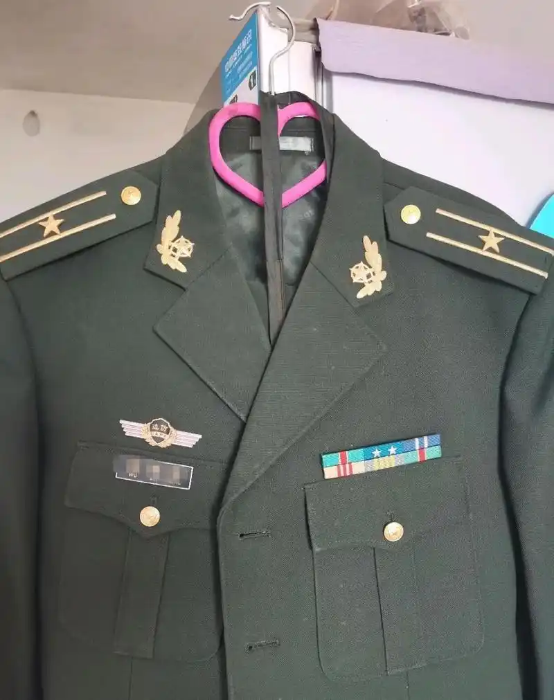 博士生没见过(应该是副营少校),转业至地方,正营含以下是一级科员