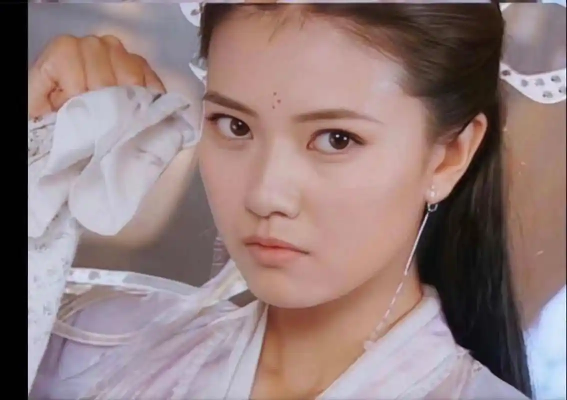 #双十一嗨购指南# 高圆圆版周芷若,《倚天屠龙记》中的峨嵋派弟子,峨