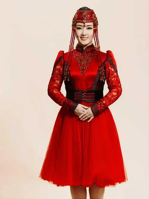 p>格格,原名蒙克其其格,8月1日出生于内蒙古自治区赤峰市克什克腾旗