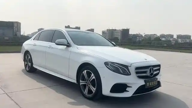 奔驰e200l运动,全车原版,安全行驶20000公里,本地一手