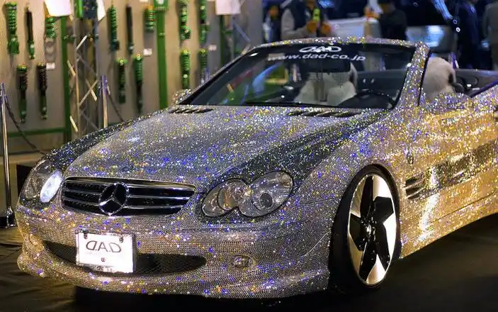 全球首辆钻石奔驰改装车有钱人的快乐你想象不到