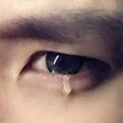 伤心哭泣头像男生系列 附带两张高清的流泪卡通头像