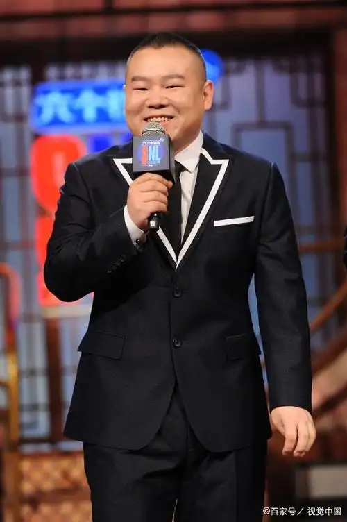 郭德纲:"做喜剧演员丑一点更有优势."岳云鹏,还要敷面膜吗?