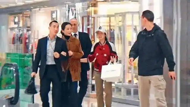 赌王二房独子何猷龙独宠青梅竹马罗秀茵究竟有什么魅力