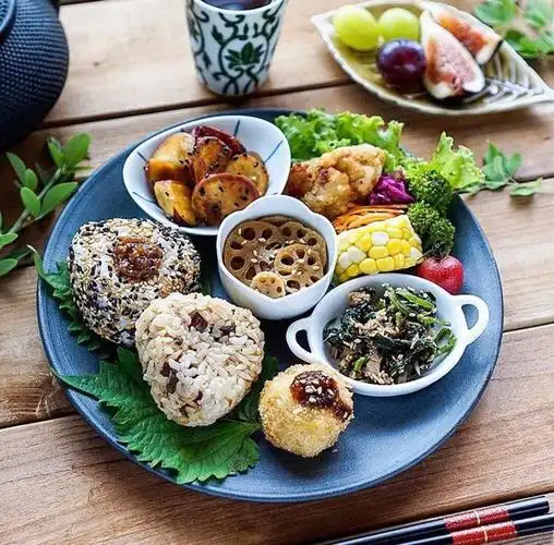 摆盘精致的日本料理,很是吸睛.ins:aya_m0…-堆糖,美好生活研究所