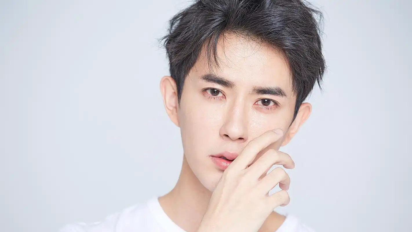 大暖男于朦胧时尚写真壁纸下载_大陆明星_壁纸下载_美桌网