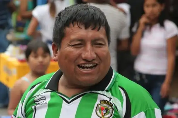 透过相片看人生百态秘鲁男人篇