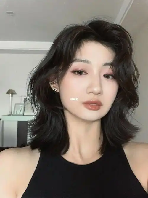 有点legend的自来卷短发