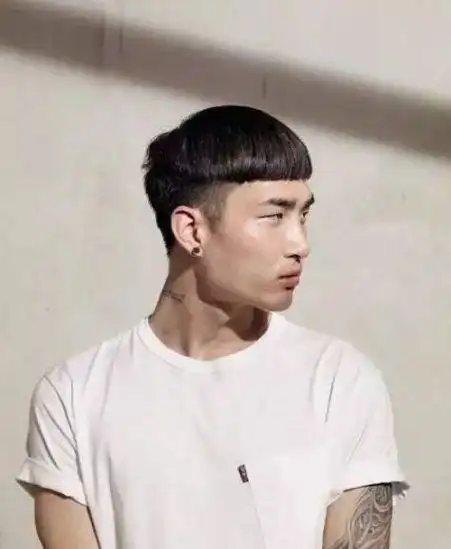 男生西瓜头潮气十足更抢镜 低调发色更让你超级喜爱