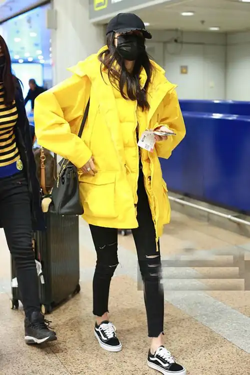 2017冬季明星孙怡机场街拍同款黄色两件套宽松面包服羽绒棉情侣服