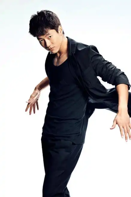 姚晨前夫凌潇肃肌肉型男魅力十足