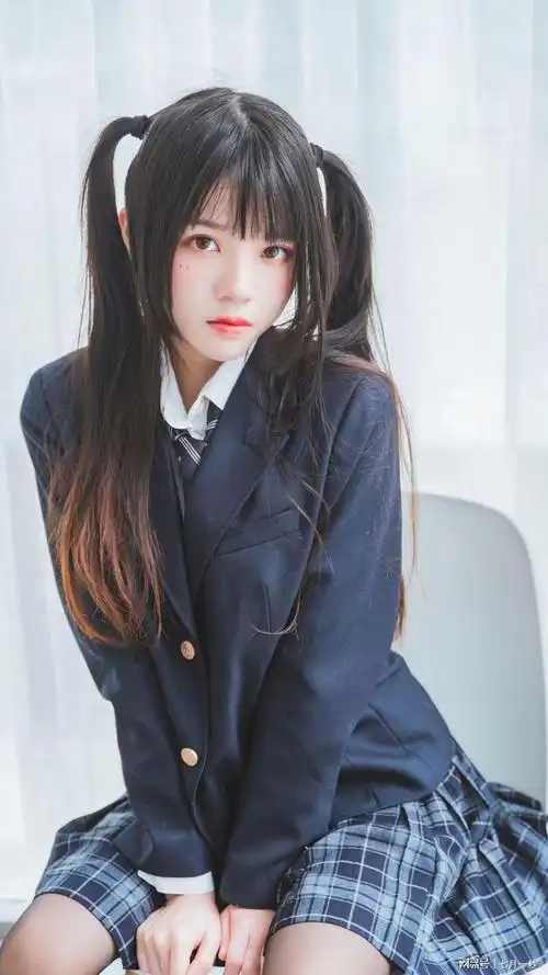 网络美女双马尾冬季jk制服格_网易订阅