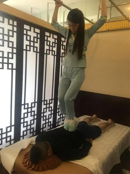 专业特色的泰式踩背,为您带来全身心的舒适和放松