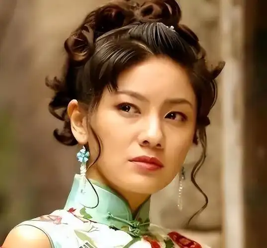 回顾胡可:嫁给沙溢3年生2子,曾含泪直言"后悔"风光背后有心酸