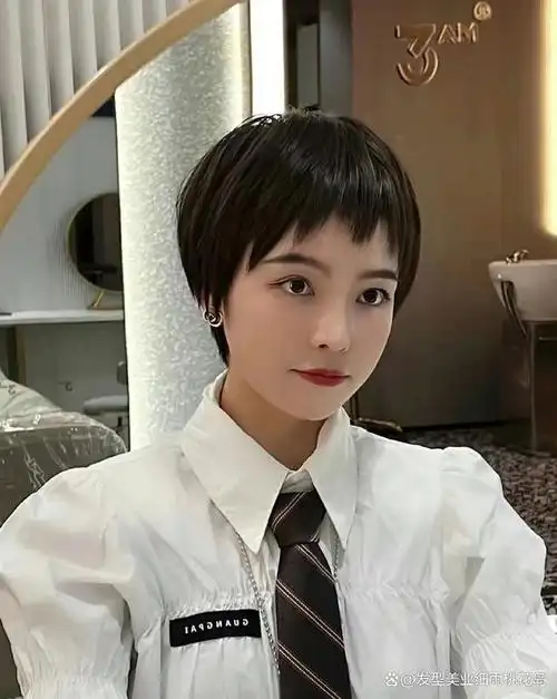 锯齿头超短发,时尚又个性