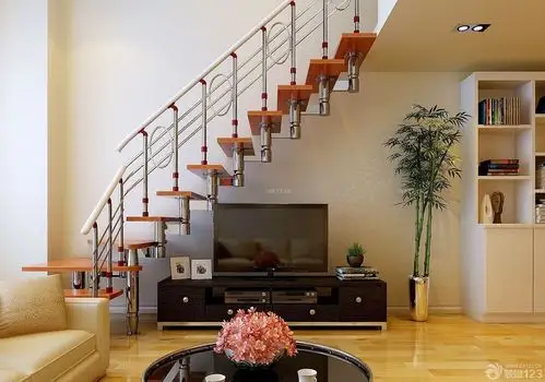 2020复式楼房客厅钢木楼梯装修图片