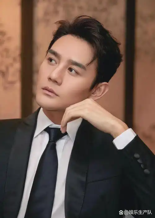 盘点五位穿西装帅气的男明星.