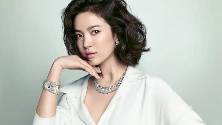 明星美女宋慧乔明星风尚壁纸1