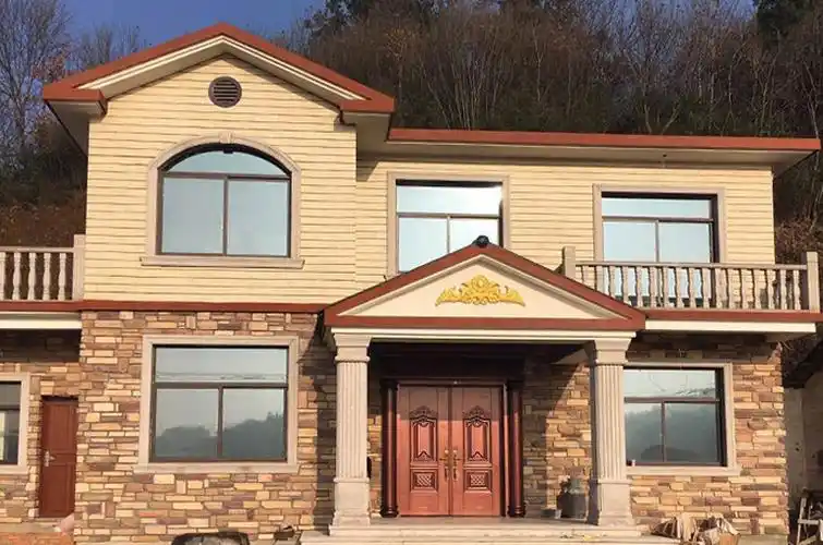 施工的时间短,尤其颜色丰富多彩,可谓是最五彩缤纷的外墙装修材料