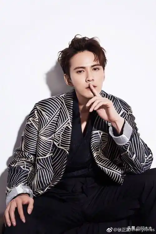 徐正溪退圈引发粉丝哀叹:娱乐圈迎来新变革?_作品_表演_人们