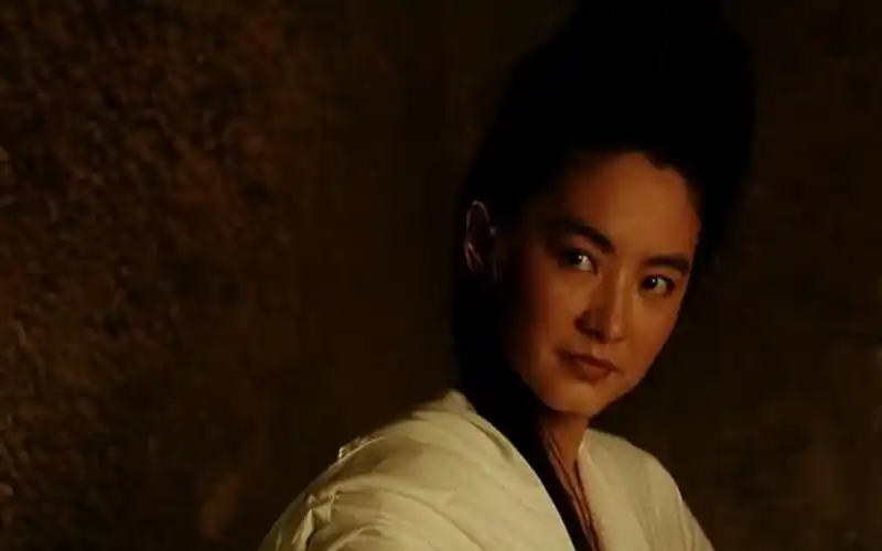 《新龙门客栈》张曼玉屋顶唱歌片段