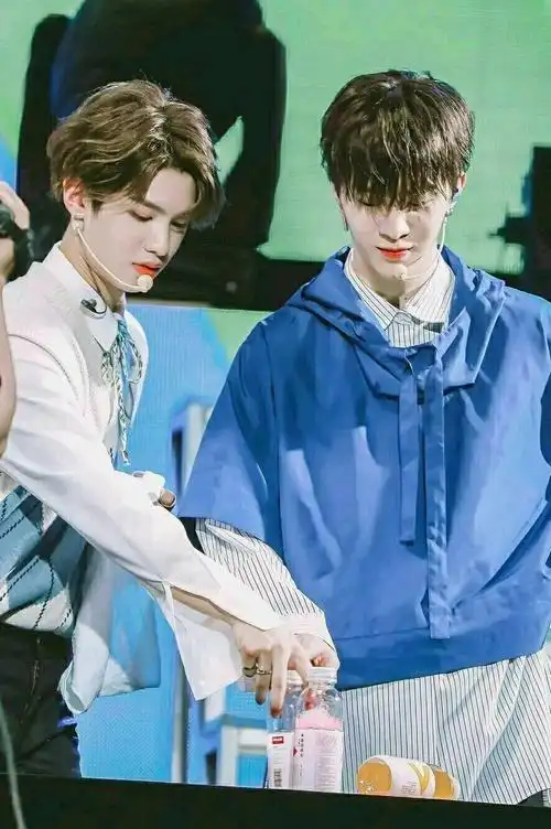 范丞丞:黄明昊有点甜