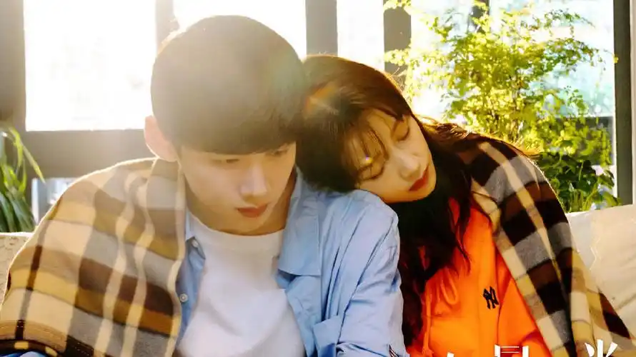 《与晨同光》首播遇冷!剧情狗血又虐,孙怡白敬亭同框更像姐弟