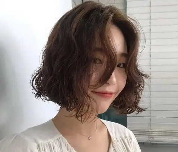 2021发型别乱剪烫发就选卷卷烫效果洋气又时尚