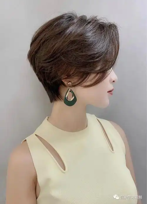现在这30款短发最减龄!_发型
