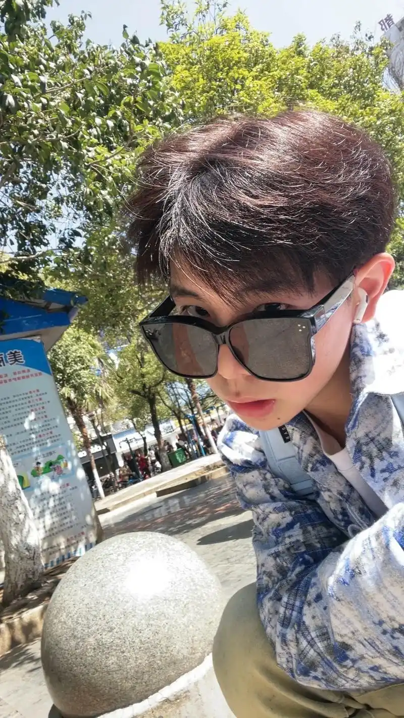 原相机 #男高 #素颜 阳光衬托明媚. - 抖音