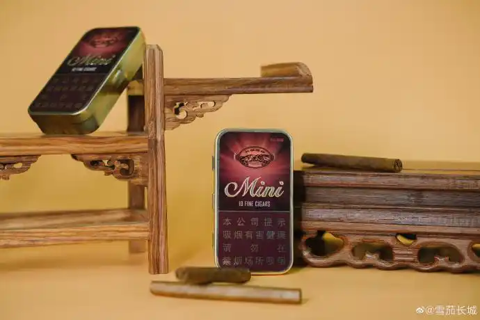 下午茶# 二选一,迷你咖啡和迷你香草应该. 来自雪茄长城 - 微博