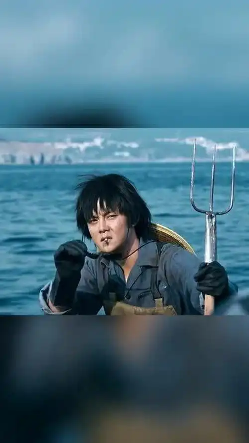 拿三叉戟的不一定是海王还有可能是袁华