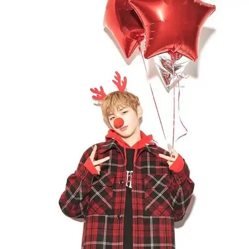 swag满满的尼麋鹿上线预祝各位wannable圣诞快乐