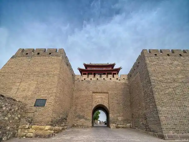 怀来鸡鸣驿位于中国河北省张家口市怀来县境内,是一座建于明代的古城